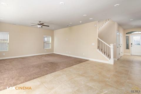 9325 Red Pine Dr, Shafter, CA 93263 photo 8