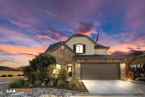 9325 Red Pine Dr, Shafter, CA 93263 photo 1