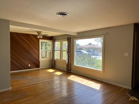 30 Beech St, Bakersfield, CA 93304 photo 5