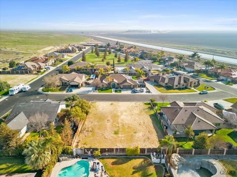 11331 Tee Box Ln, Taft, CA 93268 photo 1