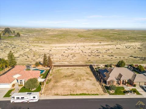 10558 Titanium Ave, Taft, CA 93268 photo 1
