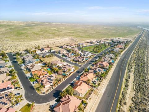 10558 Titanium Ave, Taft, CA 93268 photo 13