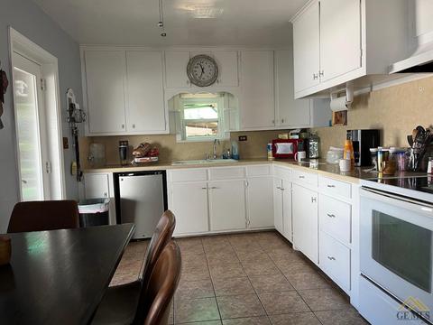 724 Pierce St, Taft, CA 93268 photo 7