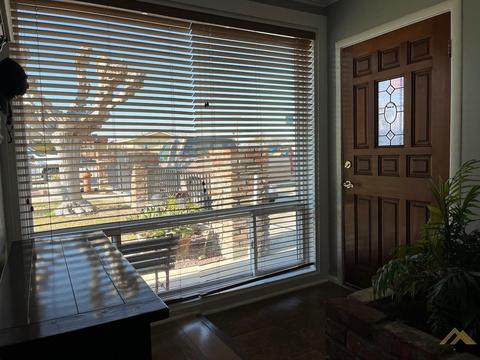724 Pierce St, Taft, CA 93268 photo 4