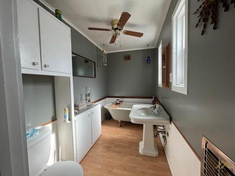 724 Pierce St, Taft, CA 93268 photo 14