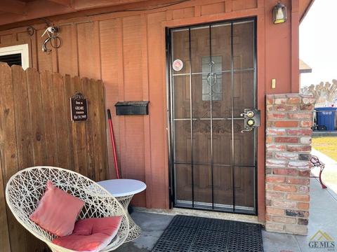 724 Pierce St, Taft, CA 93268 photo 3