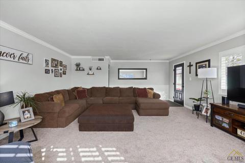 205 Maple St, Shafter, CA 93263 photo 8