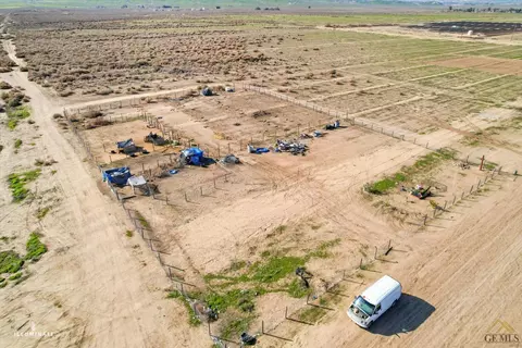 28131 Mustang Ave, Taft, CA 93268 photo 7
