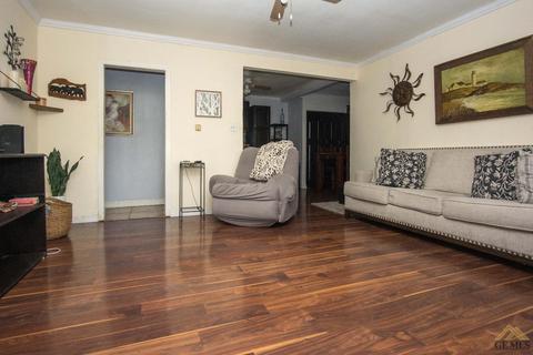 10209 Lev Ave, Los Angeles, CA 91331 photo 8