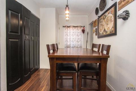 10209 Lev Ave, Los Angeles, CA 91331 photo 5