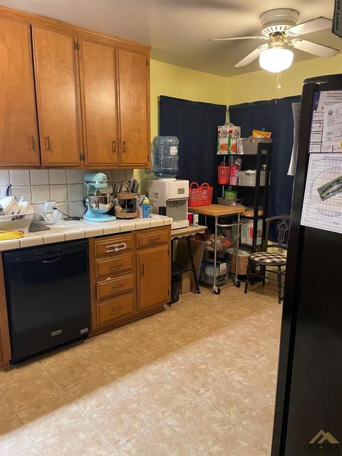 241 Maple St, Shafter, CA 93263 photo 9