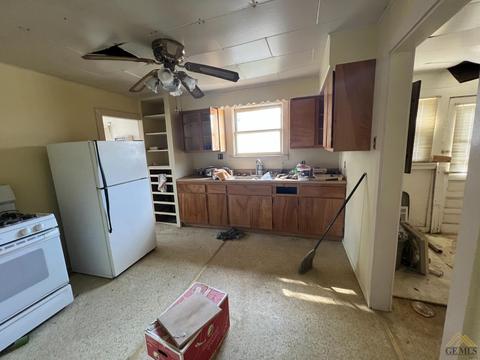 721 Pierce St, Taft, CA 93268 photo 9