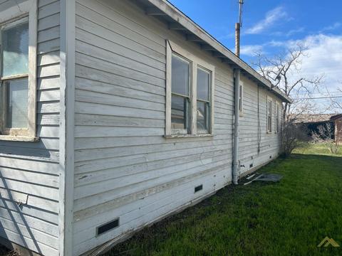 721 Pierce St, Taft, CA 93268 photo 16
