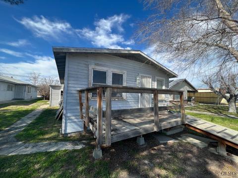 721 Pierce St, Taft, CA 93268 photo 2