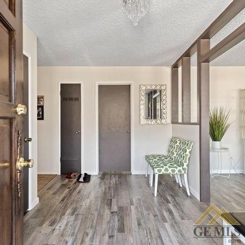 120 E Lucard St, Taft, CA 93268 photo 5