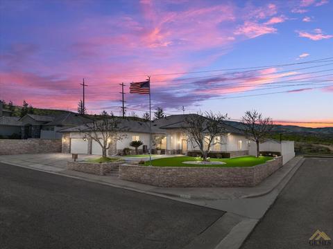409 Quail Ct, Taft, CA 93268 photo 4