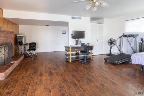 310 E Woodrow St, Taft, CA 93268 photo 21