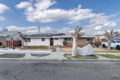 310 E Woodrow St, Taft, CA 93268 photo 2