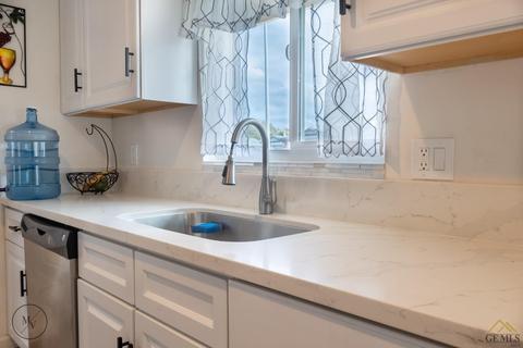 310 E Woodrow St, Taft, CA 93268 photo 10