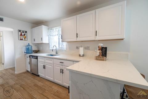 310 E Woodrow St, Taft, CA 93268 photo 7