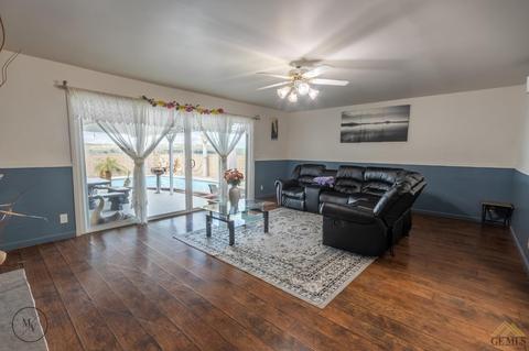 310 E Woodrow St, Taft, CA 93268 photo 22