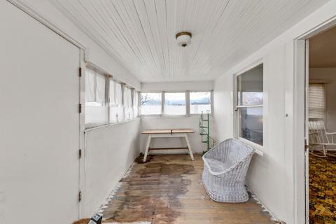 316 S Hayes St, Tehachapi, CA 93561 photo 10