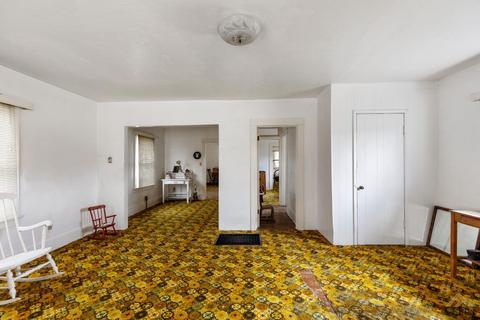 316 S Hayes St, Tehachapi, CA 93561 photo 8