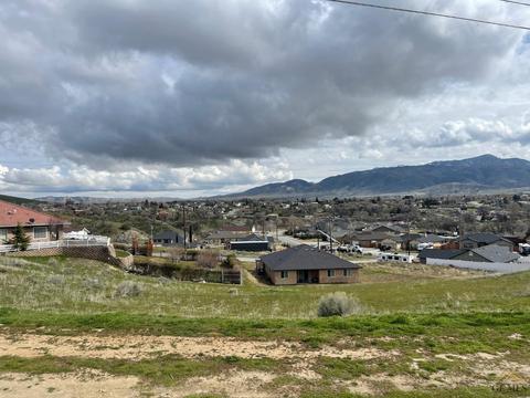 20104 Sears Dr, Tehachapi, CA 93561 photo 3