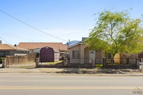 424 S Comanche Dr, Arvin, CA 93203 photo 2
