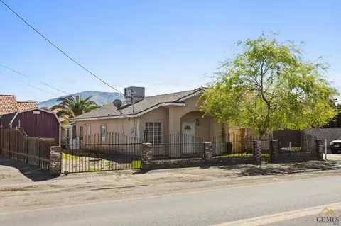 424 S Comanche Dr, Arvin, CA 93203 photo 3