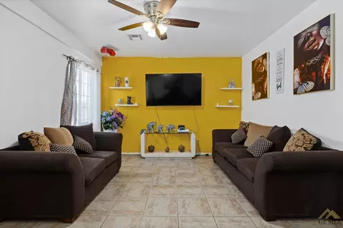 424 S Comanche Dr, Arvin, CA 93203 photo 6