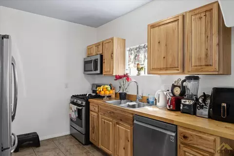 424 S Comanche Dr, Arvin, CA 93203 photo 10
