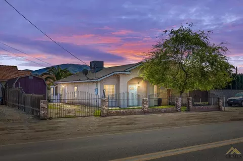 424 S Comanche Dr, Arvin, CA 93203 photo 1