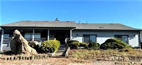 22171 Cody Ct, Tehachapi, CA 93561 photo 3