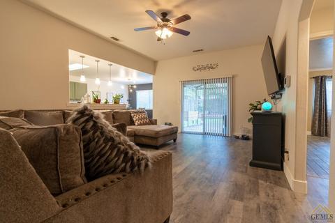 3909 Loudon St, Bakersfield, CA 93313 photo 5