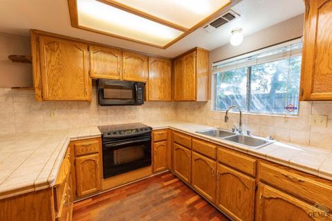 822 Burlingame Ave, Clovis, CA 93612 photo 24