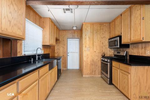 520 Washington Ave, Taft, CA 93268 photo 9
