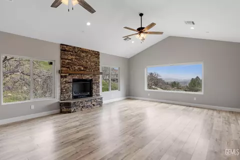 21905 Mountain Dr, Tehachapi, CA 93561 photo 10