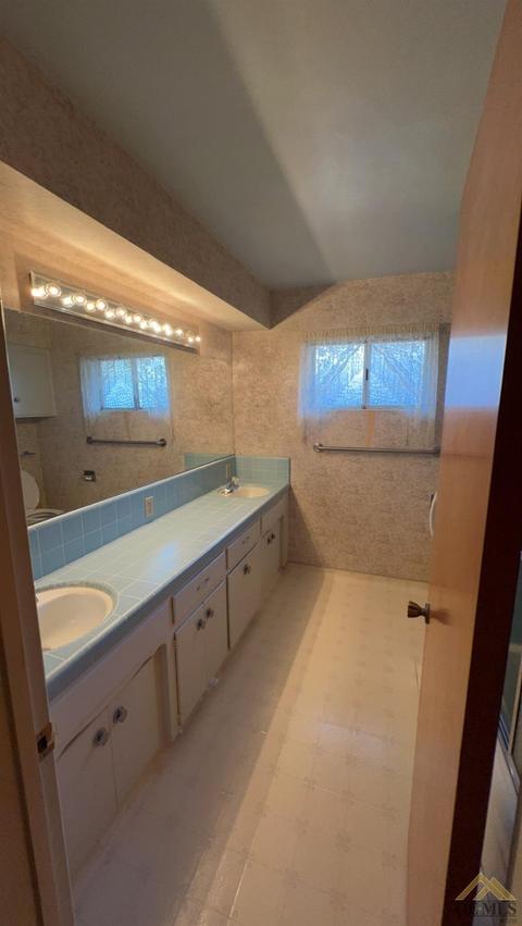 2507 Silver Dr, Bakersfield, CA 93306 photo 11