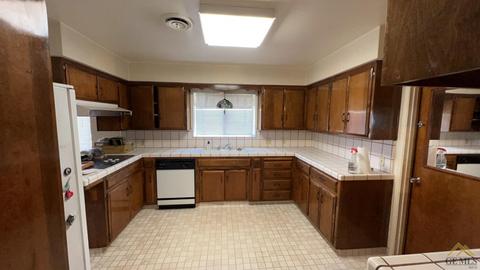 2507 Silver Dr, Bakersfield, CA 93306 photo 4