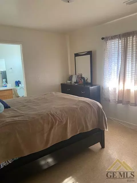 413 Capistrano St, Arvin, CA 93203 photo 4