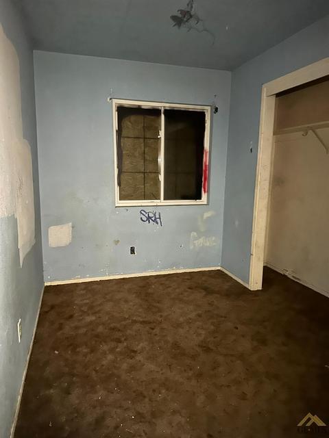 944 E St, Wasco, CA 93280 photo 3