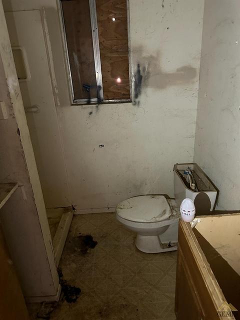 944 E St, Wasco, CA 93280 photo 6