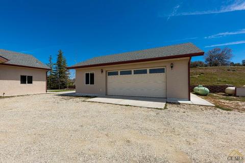 29301 Skyline Dr, Tehachapi, CA 93561 photo 2