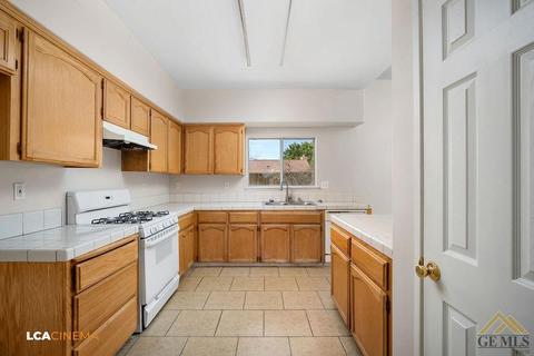 3105 Esperanza Dr, Bakersfield, CA 93313 photo 8