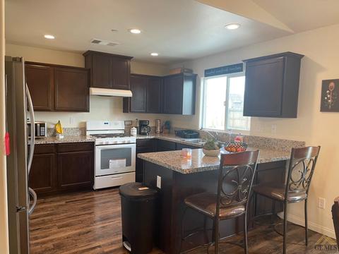 482 Corte Perez, Delano, CA 93215 photo 4