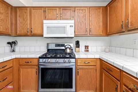 1008 Devonshire St, Bakersfield, CA 93312 photo 12