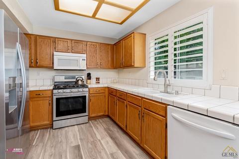 1008 Devonshire St, Bakersfield, CA 93312 photo 11