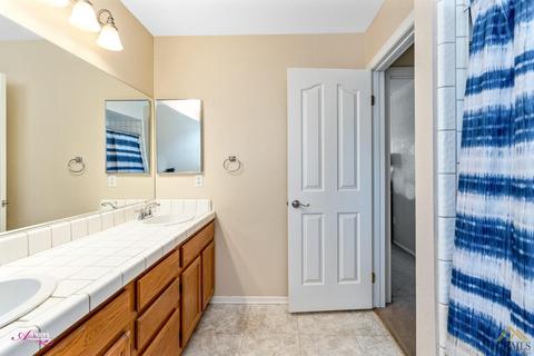 1008 Devonshire St, Bakersfield, CA 93312 photo 24
