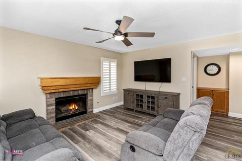1008 Devonshire St, Bakersfield, CA 93312 photo 17